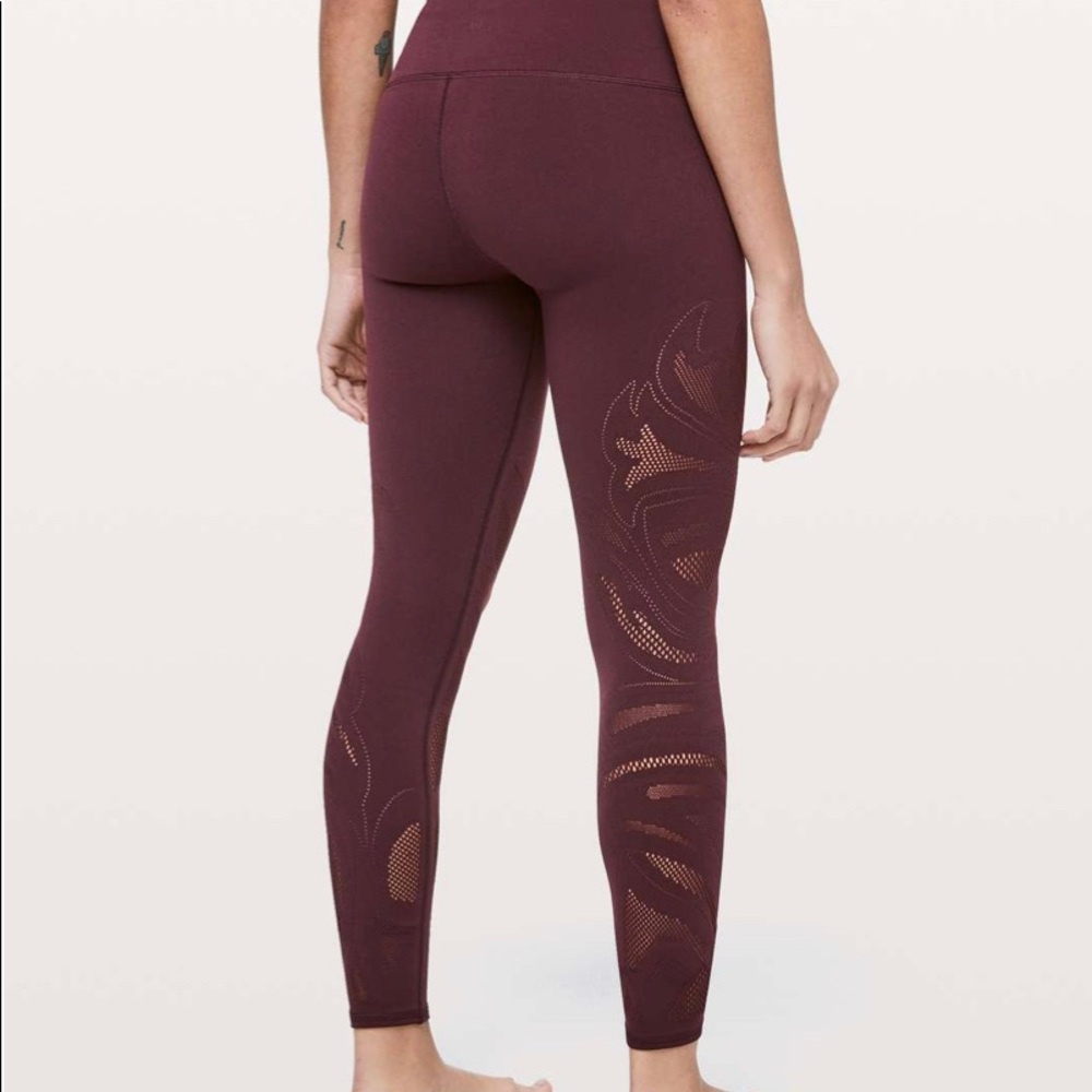 Lululemon Reveal Tight En Avante